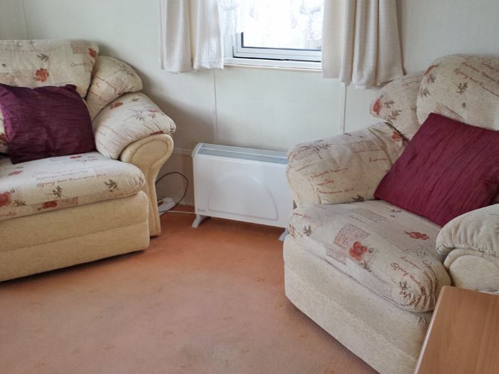 Pet friendly caravan on Kings Chalet & Caravan Park in Chapel St Leonards