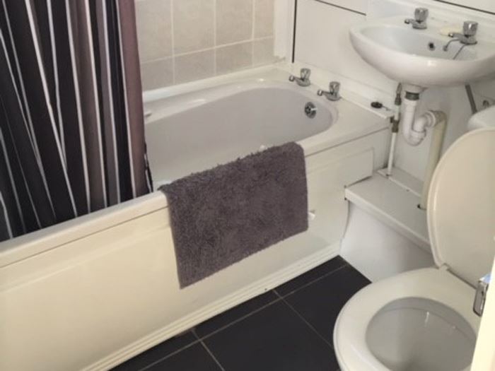 Three bedroom bungalow a few metres from the waterfront at Carmarthen