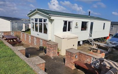 3 bedroom caravan with double glazing on Blue Dolphin Holiday Park